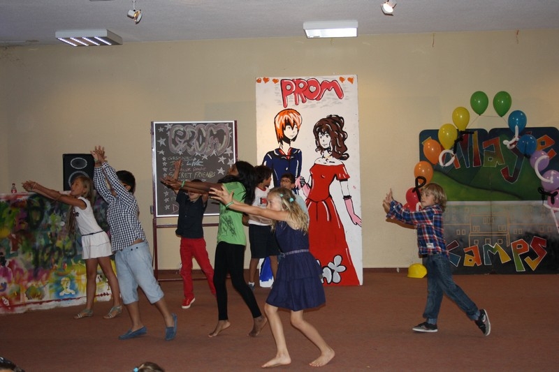 Village Camps International Summer Camp Leysin, Switzerland 2026-08-15 https://www.villagecamps.com/journals_admin/images/716-21-prom (169).jpg